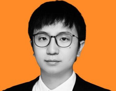 Headshot of Yichen Shen PhD '16