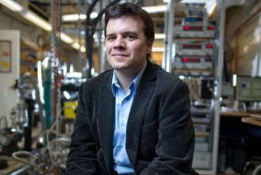 Pablo Jarillo-Herrero in his lab