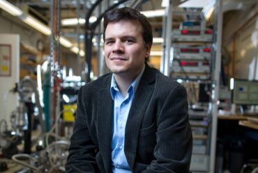 Pablo Jarillo-Herrero in his lab